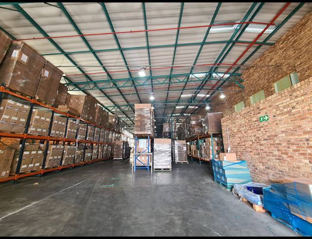 1,796M² WAREHOUSE FOR SALE IN LINBRO PARK
